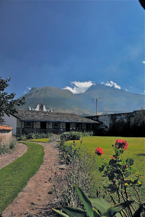 Hotel Hacienda Cusin Otavalo Exterior foto